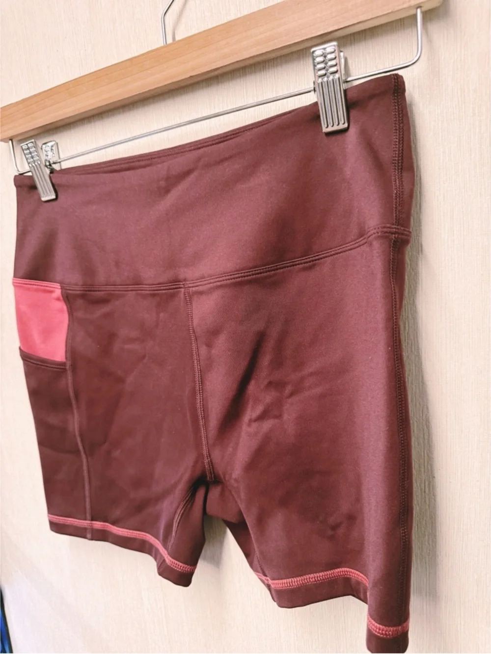 NWT Nike Dri-FIT High-Waisted 4